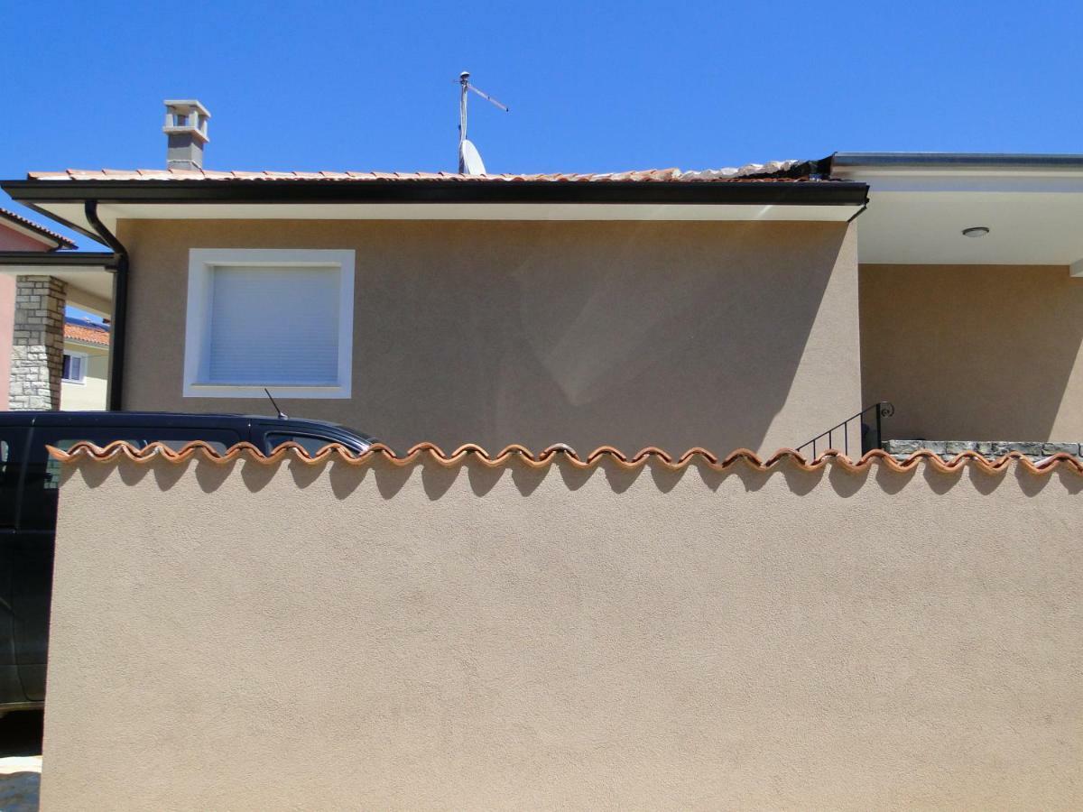 Apartment Pino Umag Exterior photo