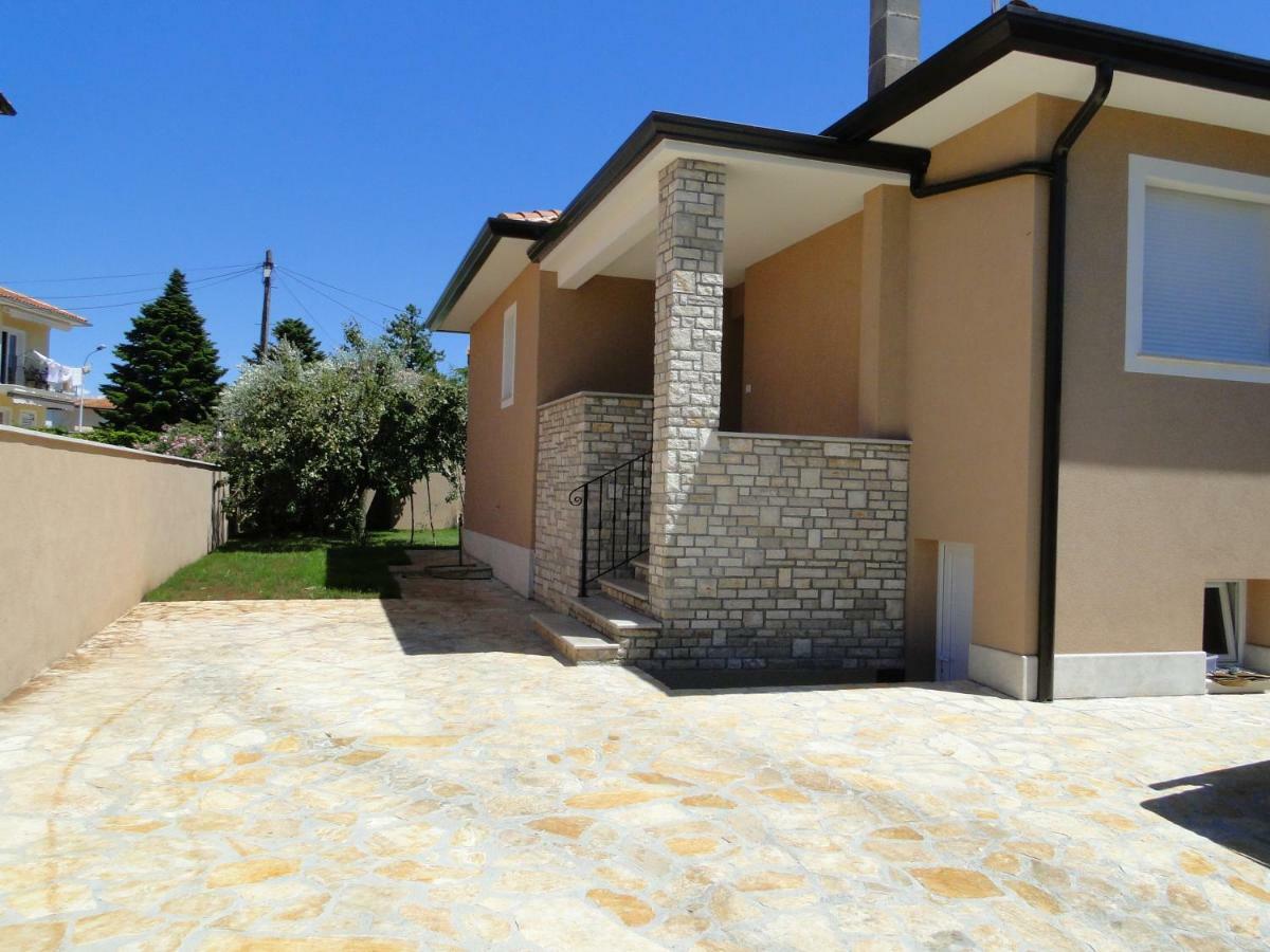 Apartment Pino Umag Exterior photo